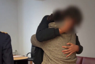 Il 14enne scomparso nel Veronese riaffidato alla madre, l'abbraccio commovente