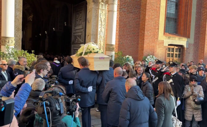 Crans-Montana, commozione a Milano per l'ultimo saluto a Chiara Costanzo
