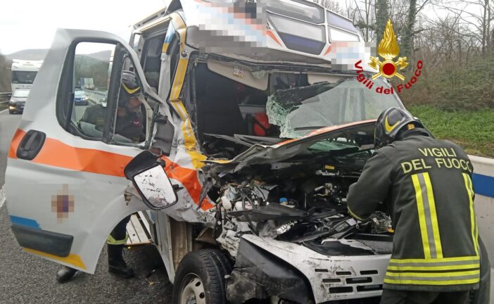 Ricoverati alle Scotte i 5 feriti di un incidente sull’Autopalio