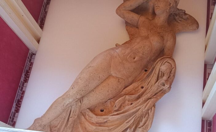 La statua di Thesan protagonista della mostra “Etruschi e Veneti. Acque, culti e santuari”