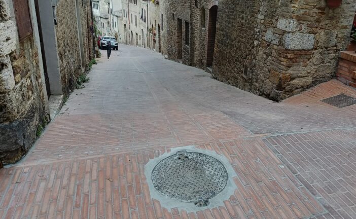 San Gimignano: rinnovo degli ammattonati per la tutela del centro storico