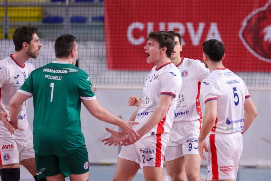 Lupi Siena a Porto Viro per l’assalto finale