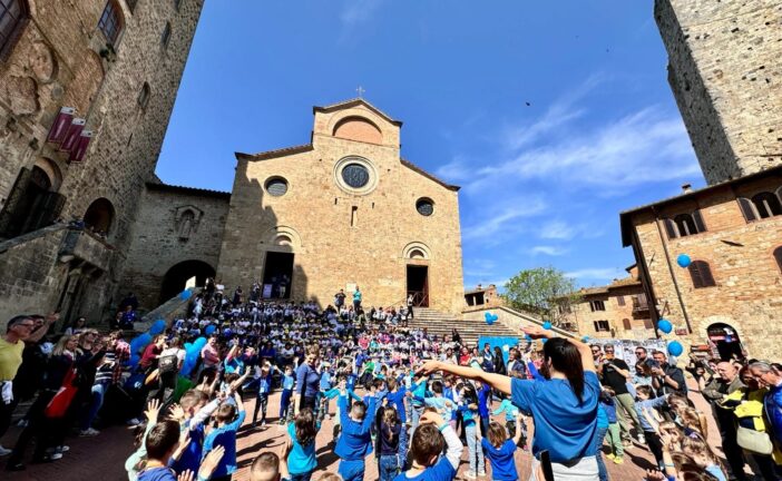 Autismo e inclusione: le scuole di San Gimignano si danno appuntamento in piazza