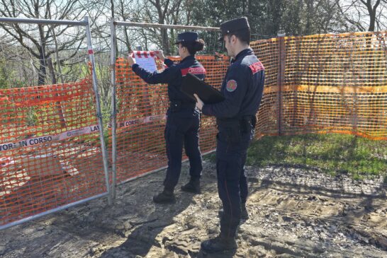 I Carabinieri Forestali scoprono e sequestrano un cantiere abusivo a Torrita