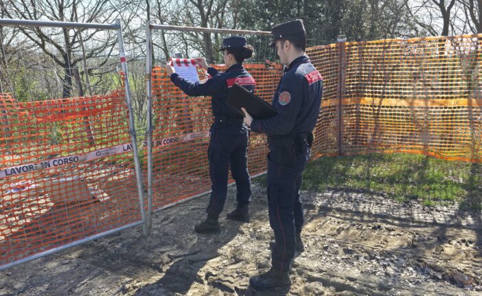 I Carabinieri Forestali scoprono e sequestrano un cantiere abusivo a Torrita