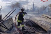 Fiamme in un deposito a Montepulciano Stazione