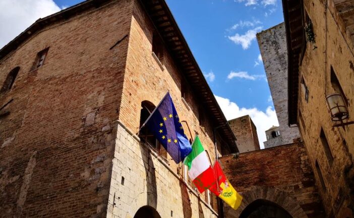 Verso l’8 marzo: San Gimignano omaggia le donne con “Ribelle – Due volte belle”   