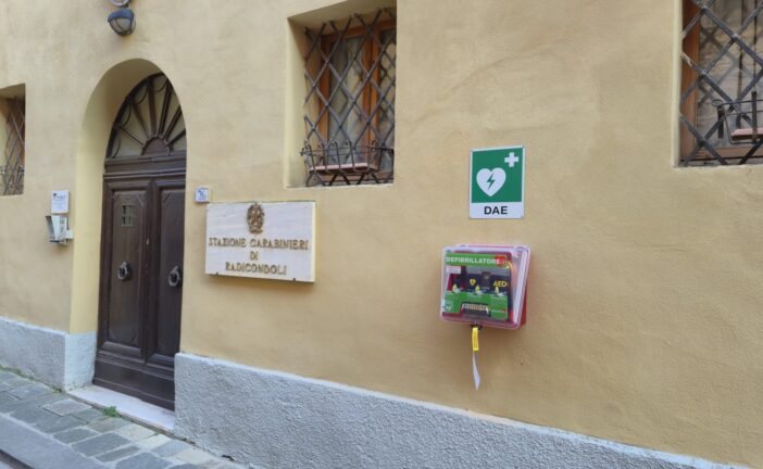 Installato un nuovo defibrillatore a Radicondoli
