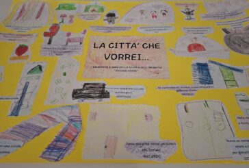 Bambini del Picchio Verde in visita al Comune