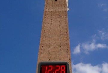 Sarà sostituito a breve l’orologio sulla Torre del Mangia