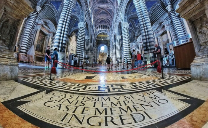 I misteri delle cattedrali gotiche: l’enigma del labirinto