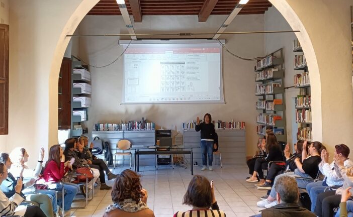‘Circolo di lettura’ alla Biblioteca comunale di San Gimignano con “L’ibisco viola”