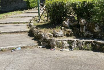 Il degrado alla Lizza e lungo le scale vicine all’asilo Monumento