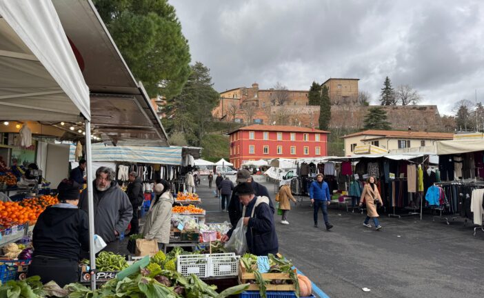Montepulciano, approvato il nuovo Piano del commercio su aree pubbliche