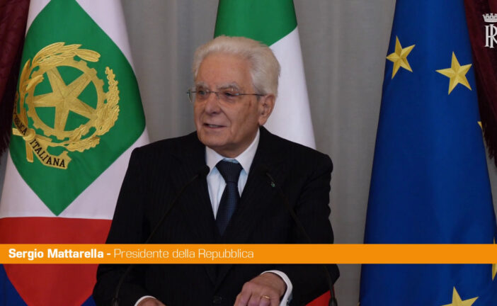 Mattarella "Messaggio del Papa mette in guarda da pericolo autoesaltazione"