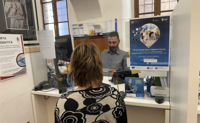 Montepulciano: prosegue l’assistenza ai cittadini con il Punto Digitale Facile