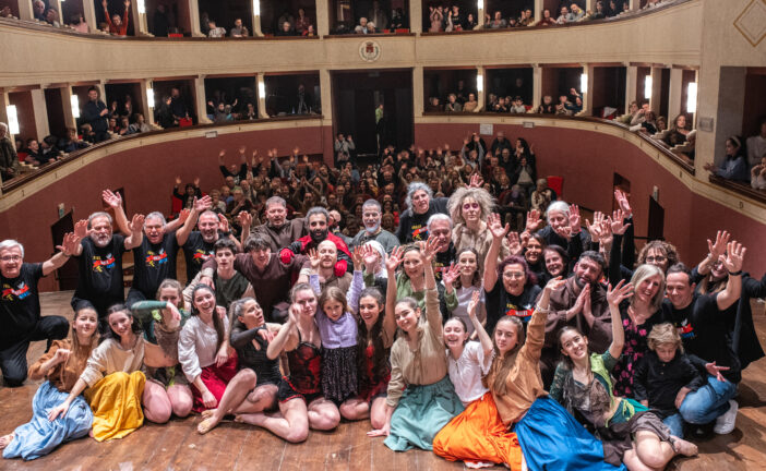 “Forza venite gente”: successo straordinario per le prime quattro repliche