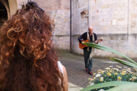 Guide per Gaza: un tour tra poesia e solidarietà a sostegno di EMERGENCY