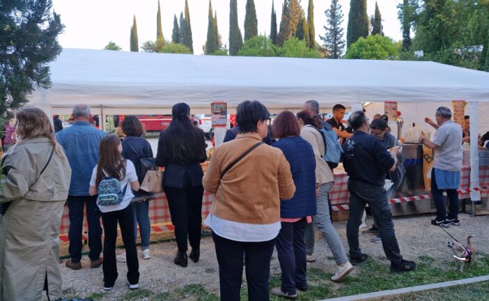 Ben 38kg di porchetta.  E 650 panini per San Lucchese