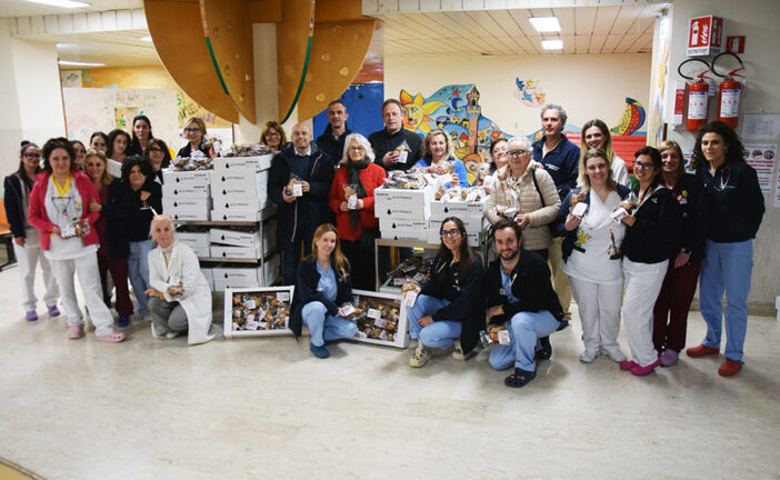 500 colombine di Pasqua in regalo ai piccoli pazienti e al personale
