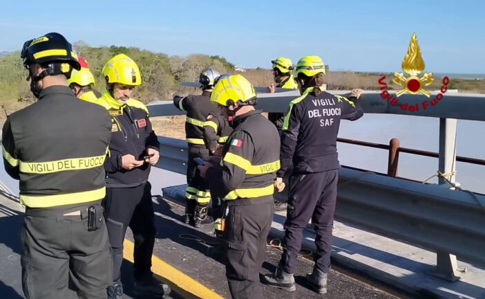 Maltempo, proseguono ricerche disperso dopo il crollo del ponte sul fiume Trigno