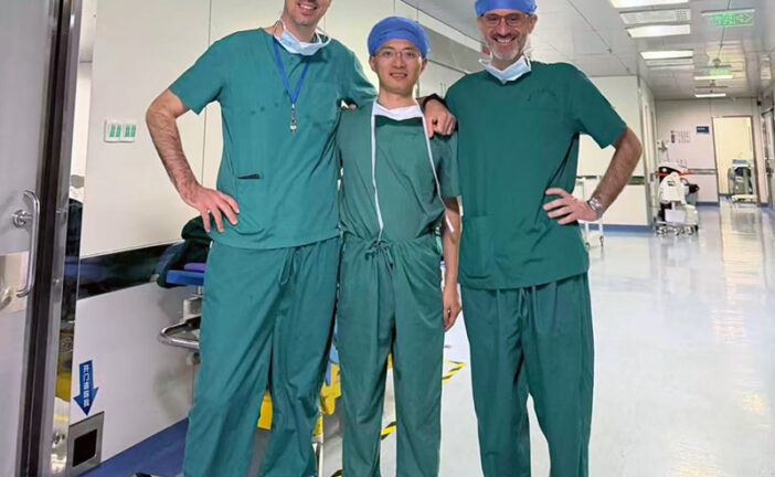 Missione al Ningbo N°2 Hospital per i chirurghi Tommaso Ligabue e Roberto Corzani