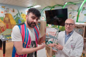 “Nello il pennarello” arriva all’AouS: il dono di Kreedici ai piccoli pazienti