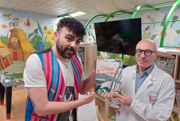 “Nello il pennarello” arriva all’AouS: il dono di Kreedici ai piccoli pazienti