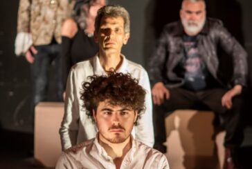 “AmletOne” al Teatro dei Rozzi chiude il cartellone “Extra Sipario”
