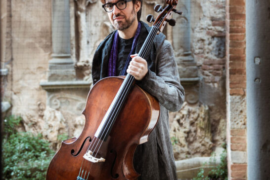 Echi e risonanze: la Chigiana lancia l’album di Francesco Dillon al violoncello Stradivari