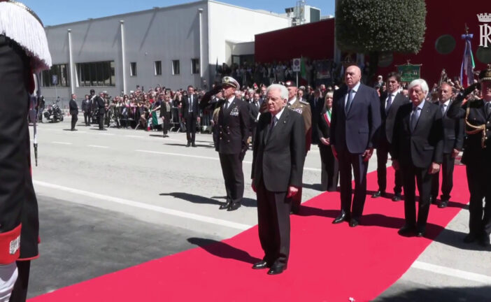 25 aprile, Mattarella al Monumento ai Caduti di San Severino Marche