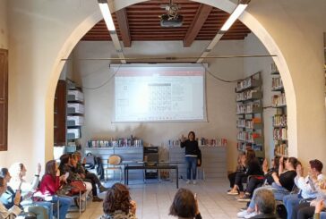 “Circolo di lettura” di maggio alla Biblioteca comunale con “Sei come sei”