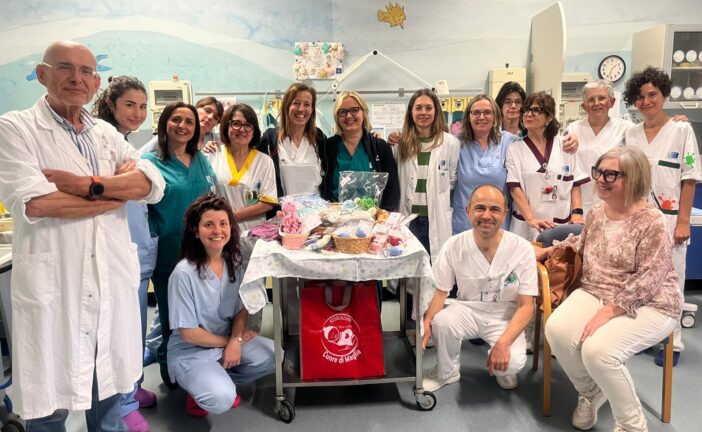 I doni dell’Associazione Cuore di maglia per la Pediatria e Neonatologia di Nottola