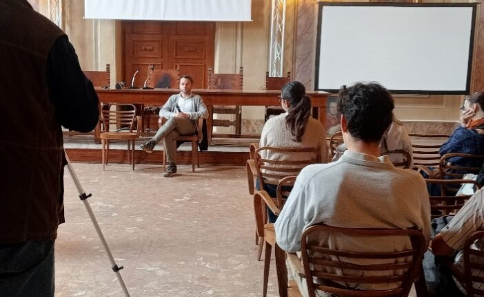 “Human Library al Piccolomini”: incontro con Lorè al Classico