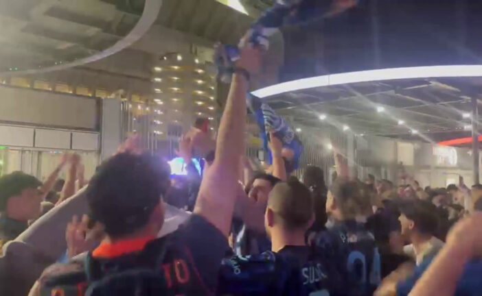 Inter campione d'Italia, è festa fuori da San Siro