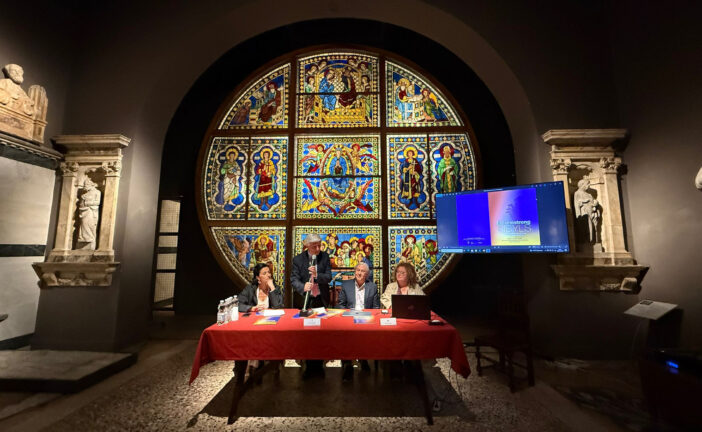 Le Sibille tornano a parlare: il Duomo nell’obiettivo visionario di Bill Armstrong
