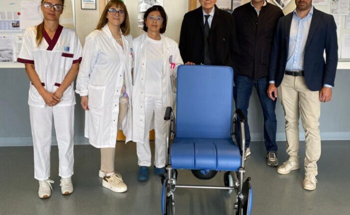Donate due carrozzine alla Medicina interna dell’ospedale di Nottola