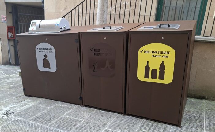 Raccolta rifiuti: installate le mascherature in centro