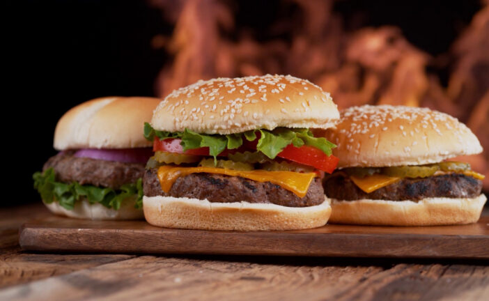 Hamburger sempre più amati: boom di consumi e delivery