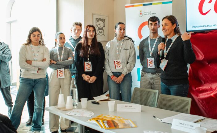 ‘Ask Me Colle’, gli studenti del Liceo Linguistico diventano guide turistiche della città