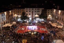 Crystal League accende Piazza Arnolfo: basket e musica nel cuore di Colle