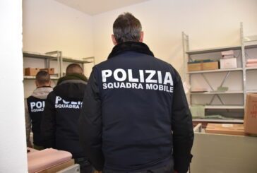 La Polizia arresta un presunto spacciatore. Sequestrata droga sul posto di lavoro
