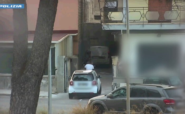 Smantellata a Palermo una banda specializzata in furti d'auto, 9 arresti