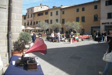 A Gaiole torna il mercatino del collezionismo e del piccolo antiquariato