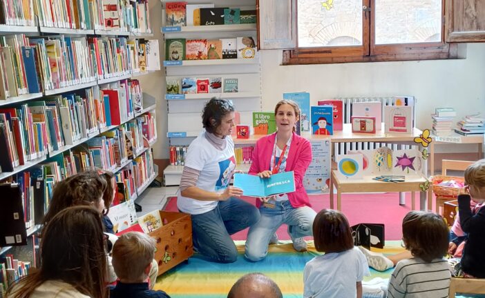 “Nati per Leggere” a San Gimignano: letture “in movimento” alla Biblioteca comunale