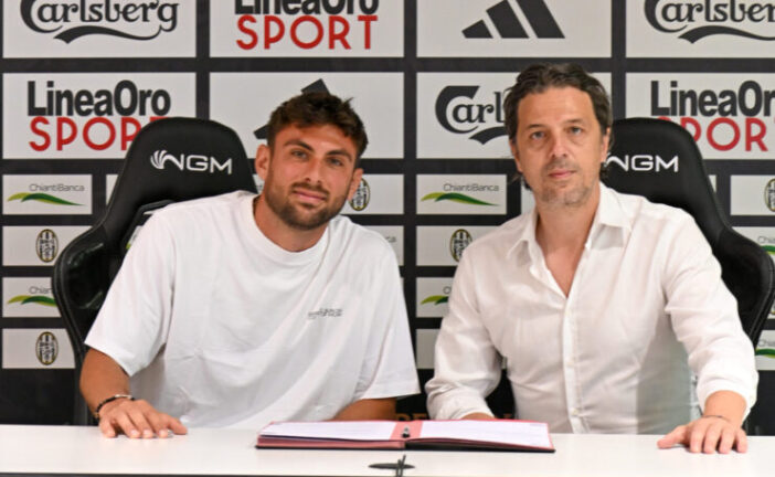 Simone Rossetti è un nuovo attaccante del Siena