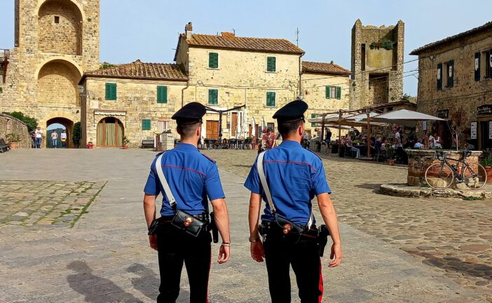 Non rispetta il divieto di avvicinamento alla madre: 24enne arrestato dai Carabinieri