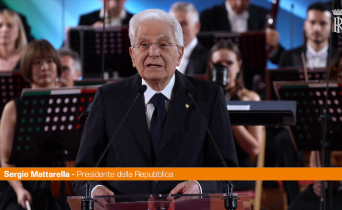 Mattarella "Nella Costituzione ripudio guerra e condivisione della sovranità"