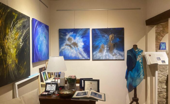 Pittura e poesia si incontrano a Chiusi nell’atelier di Roberta Betti