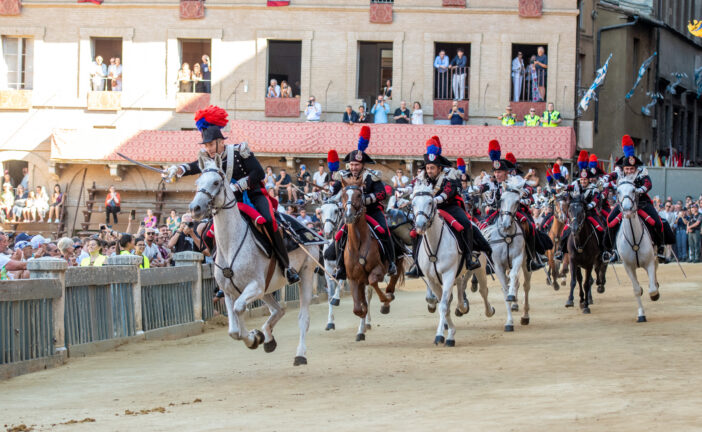 Al grido di “Pastrengo” la carica dei Carabinieri (Fotogallery)